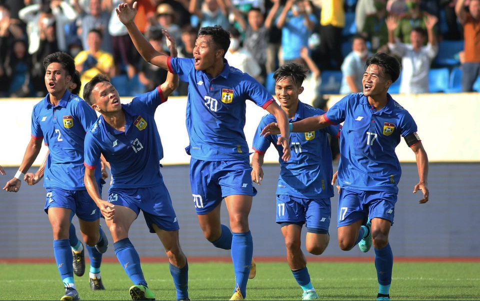 Đáp lại tấm lòng từ NHM Việt Nam, U23 Lào 'suýt' tạo địa chấn tại SEA Games 31 2 Đáp lại tấm lòng từ NHM Việt Nam, U23 Lào 'suýt' tạo địa chấn tại SEA Games 31 2