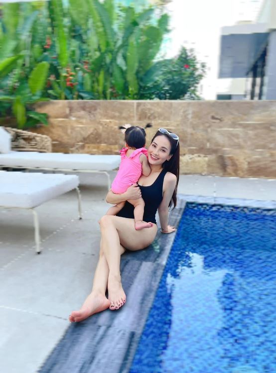 Tái xuất sau sinh, Bảo Thanh khiến dân tình trầm trồ với body cực nuột 4 Tái xuất sau sinh, Bảo Thanh khiến dân tình trầm trồ với body cực nuột 4