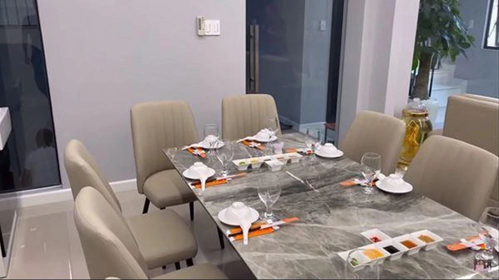 Soi cận cơ ngơi hoành tráng của Việt Hương bên trời Tây 8 Soi cận cơ ngơi hoành tráng của Việt Hương bên trời Tây 8