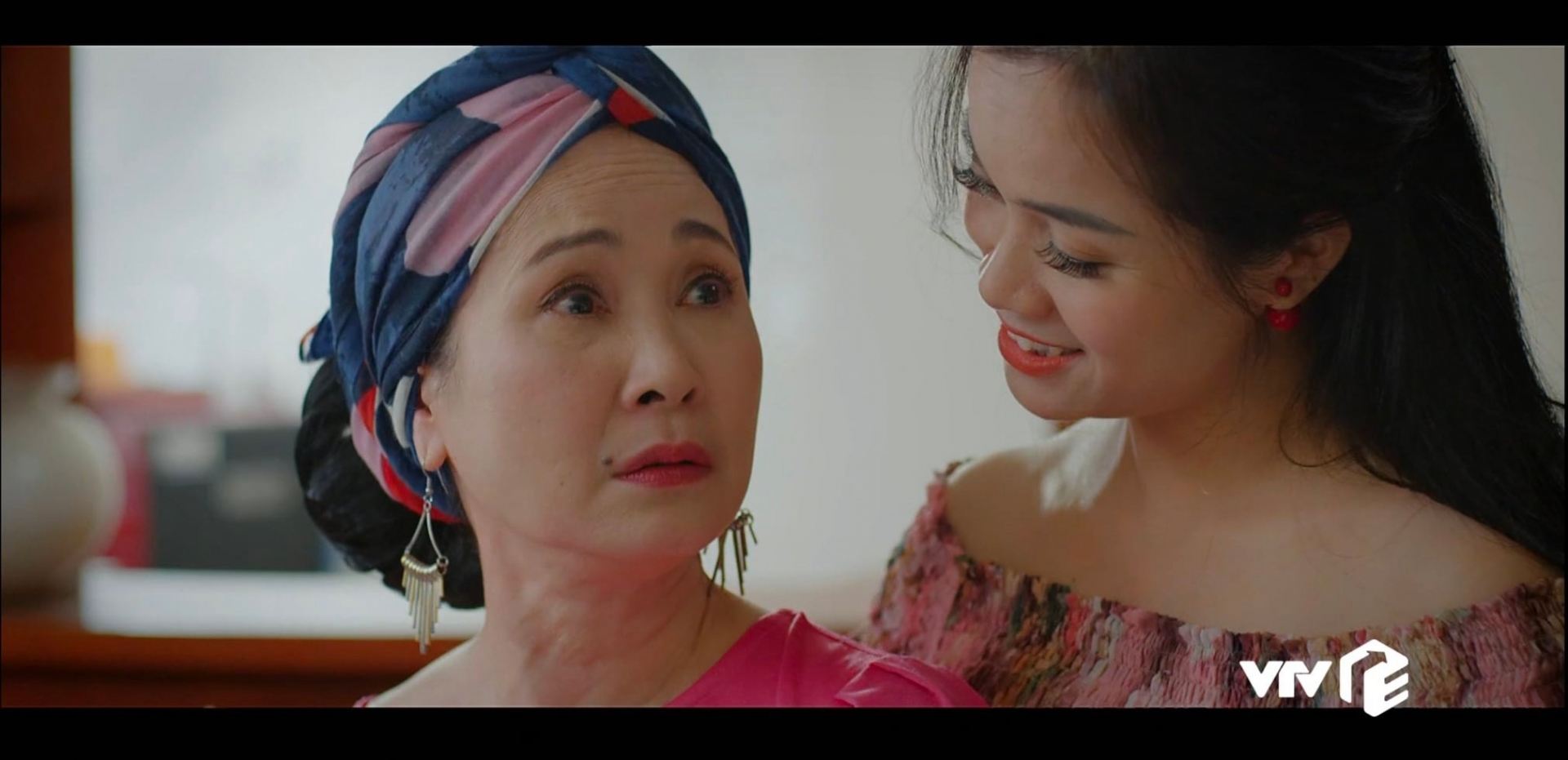 Thương Ngày Nắng Về 2: NSND Lan Hương lập lời thề sau vai mẹ chồng 'tai quái' khiến khán giả ức chế 2 Thương Ngày Nắng Về 2: NSND Lan Hương lập lời thề sau vai mẹ chồng 'tai quái' khiến khán giả ức chế 2
