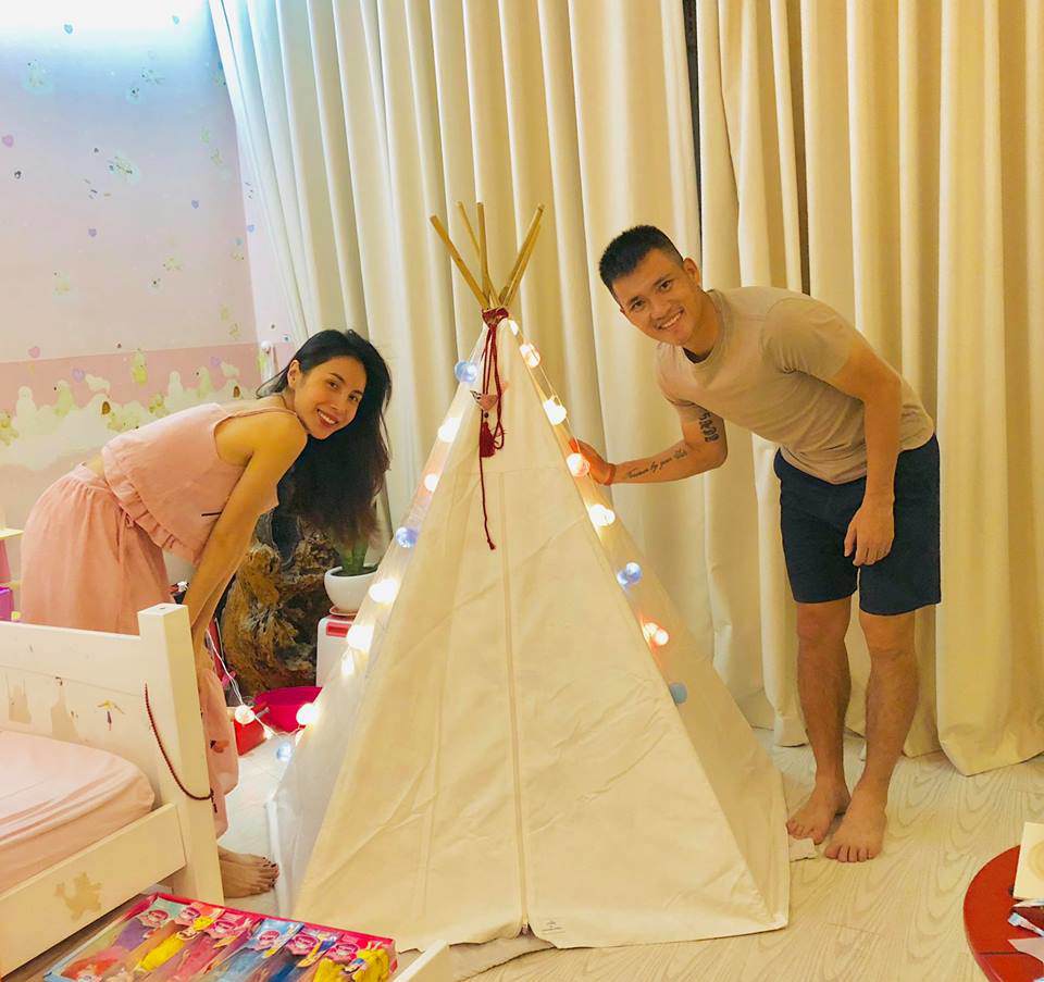 Công Vinh - Thủy Tiên từng gây sốc khi tổ chức sinh nhật cho ái nữ, kinh phí nghe thôi mà ai cũng bất ngờ 4 Công Vinh - Thủy Tiên từng gây sốc khi tổ chức sinh nhật cho ái nữ, kinh phí nghe thôi mà ai cũng bất ngờ 4