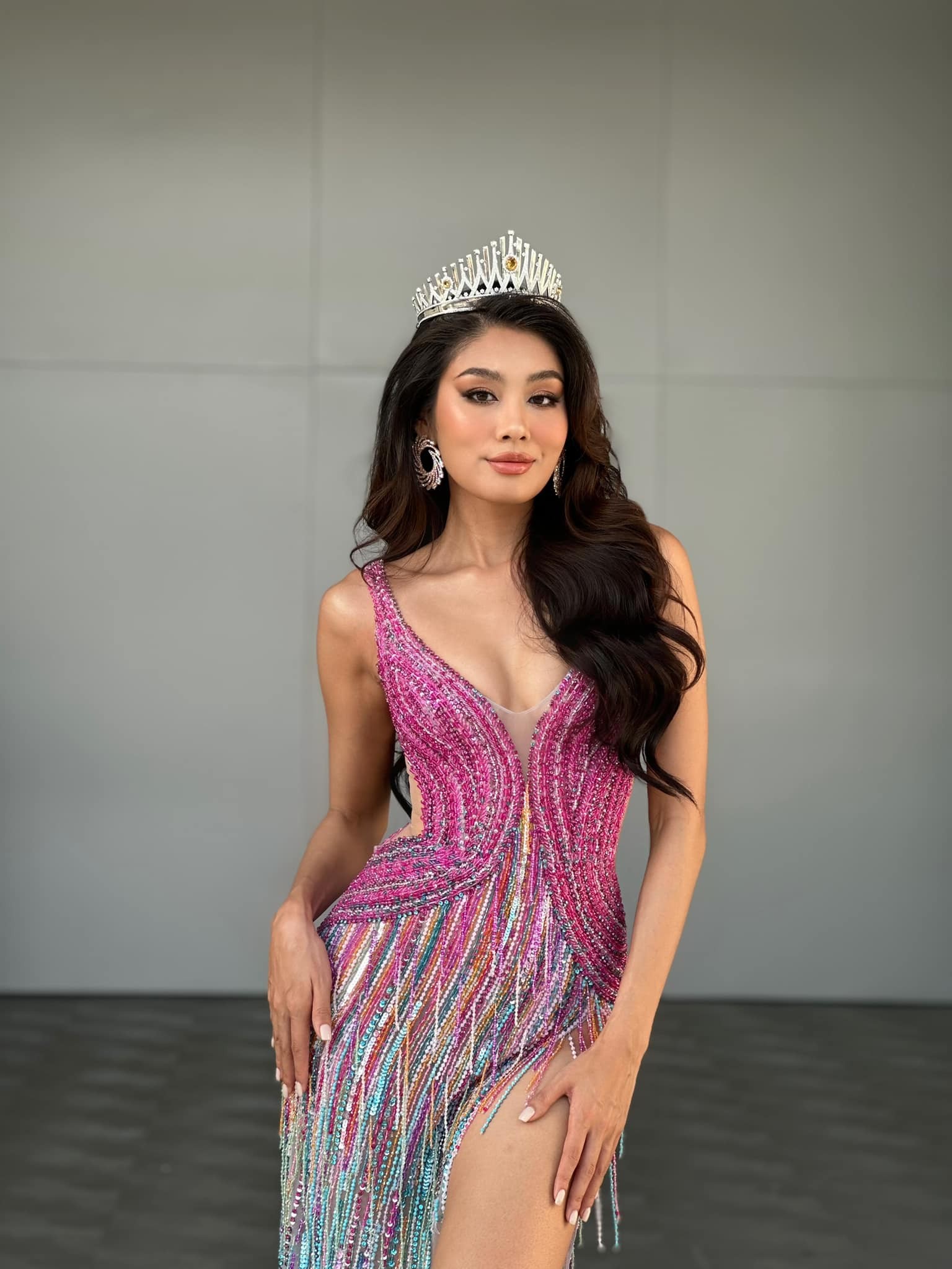 Ch A Th Ng Ng Hot Muv V A Xu Ng N C Th O Nhi L Tuy N B Th Ng Vi C Thi Miss Universe