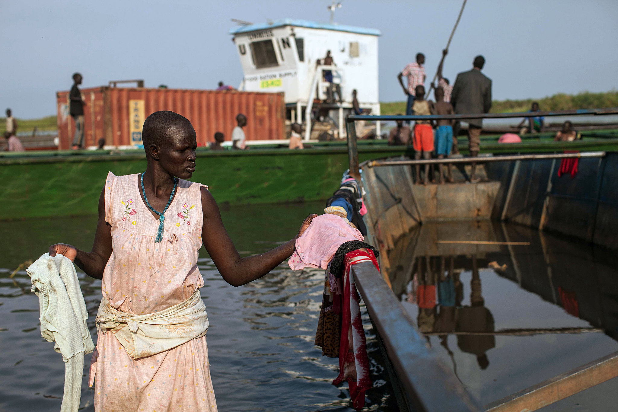 Hơn 200 phụ nữ và trẻ em chết do chìm phà ở Nam Sudan 11