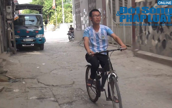 Ông bố 9x xin việc giữa đường mua sữa cho con: Có gì là nhục nhã! 1