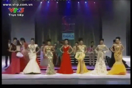 Đăng ảnh với Lan Khuê, Minh Tú nhanh chóng phản hồi về hành động 'đẩy người giành vị trí' cách đây 6 năm