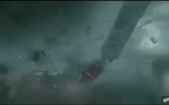 Siêu bão nhấn chìm gần toàn bộ thành phố xuống nước: Lỗi thiên nhiên hay ở con người?