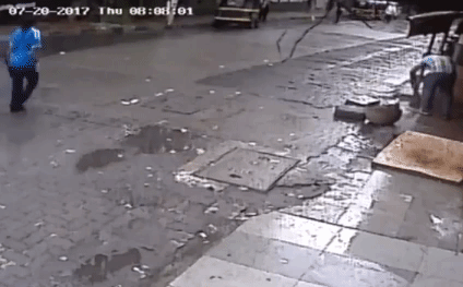 Đang đi đường nữ MC nổi tiếng bị cây dừa đè chết: Nguyên nhân sâu xa khiến ai cũng phẫn nộ