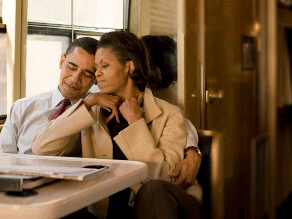 Cựu Tổng thống Obama tỏ tình ngọt ngào với vợ nhân kỷ niệm 25 năm ngày cưới