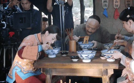 Sự thật bi hài sau cảnh ăn uống ngon lành trong phim