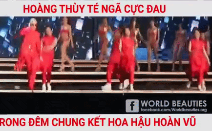 Clip: Hoàng Thùy té ngã cực mạnh trên sân khấu đêm chung kết Hoa hậu Hoàn vũ Việt Nam 2017