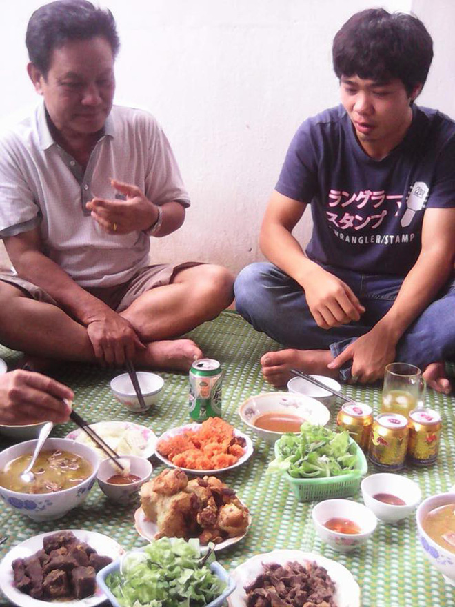 Đằng sau quả bom Bùi Tiến Dũng là khoảng lặng quý giá của Công Phượng - Ảnh 1. Đằng sau 'quả bom' Bùi Tiến Dũng là khoảng lặng quý giá của Công Phượng 1