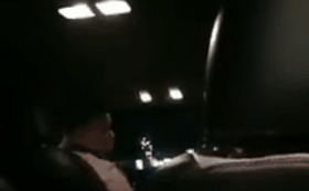 Con nhỏ đi vệ sinh trên xe taxi, đôi vợ chồng trẻ không xin lỗi còn đòi hành hung tài xế: 'Mày dọa tao à?'