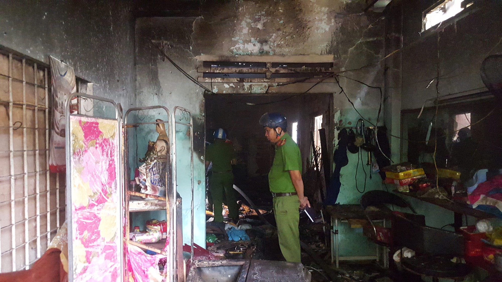 Đà Nẵng: Cháy lan tại nhà trọ giữa trưa, cả xóm náo loạn 1