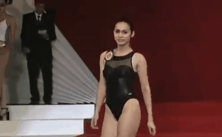 Clip trình diễn Bikini của chung kết Hoa hậu Việt Nam 1998 bất ngờ được chia sẻ rầm rộ