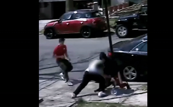 Nhóm thanh niên đi trấn lột giày Air Jordan nghìn đô, đến khi đem bán thì phát hiện ra hàng nhái giá bằng một phần mười