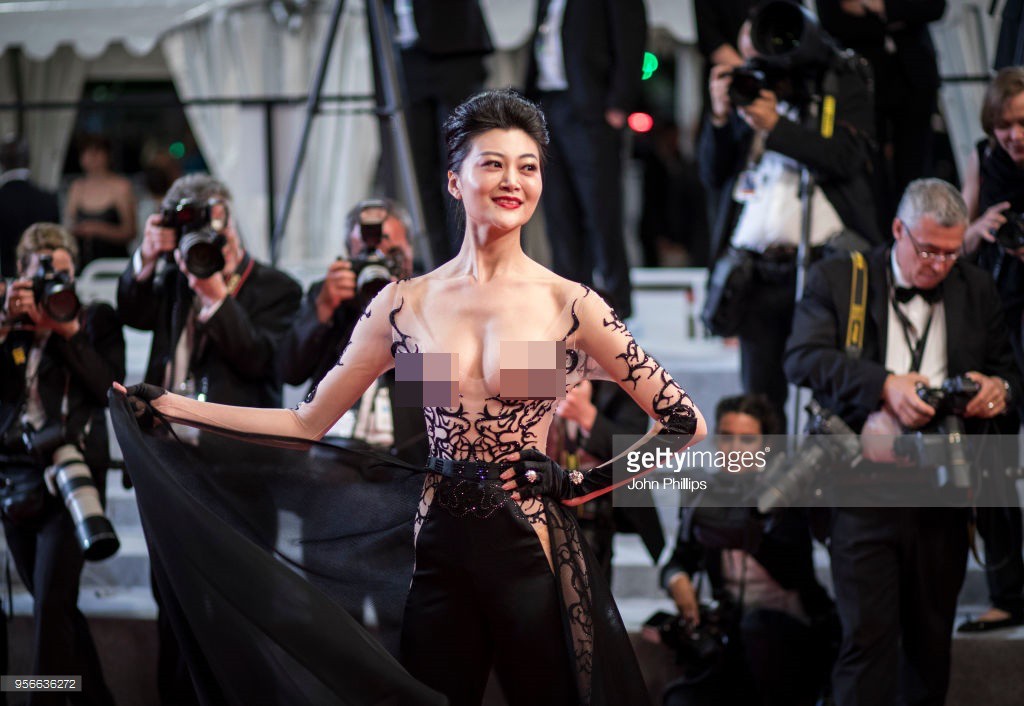 Khi thảm đỏ Cannes trở thành 'cái chợ' của những mỹ nhân Âu - Á không ai biết tên 'bon chen' bằng được 2