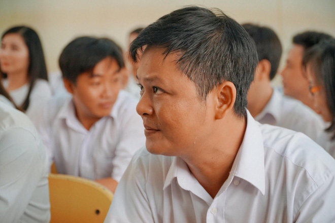 Đây là bộ ảnh kỷ yếu của nhóm học sinh U40 được nhắc và chia sẻ nhiều nhất hôm nay - Ảnh 6. Đây là bộ ảnh kỷ yếu của nhóm học sinh U40 được nhắc và chia sẻ nhiều nhất hôm nay 6