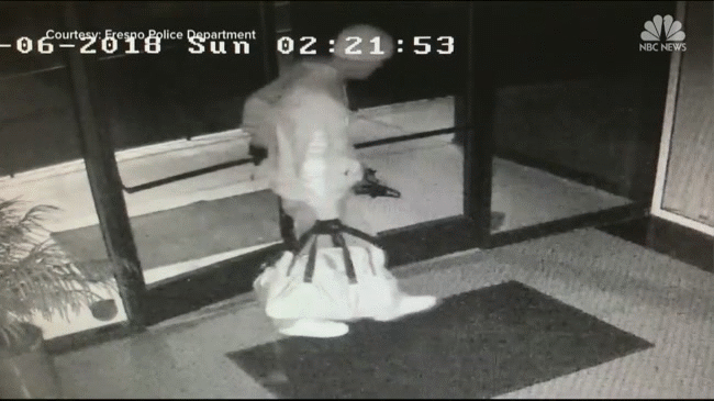 Thanh niên hì hục đột nhập tư gia để ăn trộm, tiện thể nhảy một bài hip hop để thỏa mãn đam mê