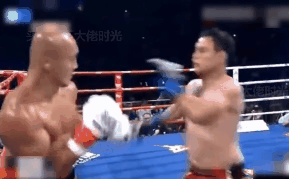 Nóng: “Vua Muay Thái' tung cú đấm thần sầu hạ đo ván “Đệ nhất Thiếu Lâm” ngay hiệp 1