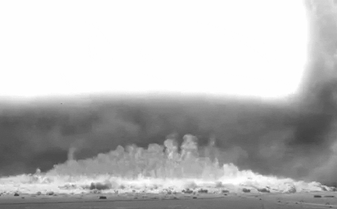 Hồ nước bỗng nhiên phát nổ, giết chết 1.746 người: Kịch bản  có lặp lại với 2 triệu người?