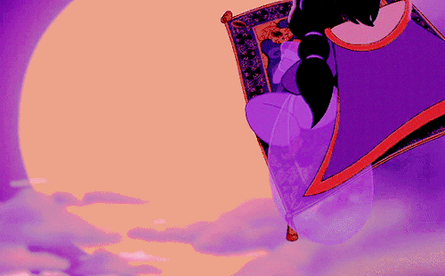 Bí ẩn tấm thảm bay dài 60 dặm, rộng 60 dặm, chở được đến 40.000 người