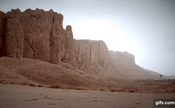 Lăng mộ hùng vĩ của những vị vua Ba Tư quyền lực nhất: Xây trên cả quả núi