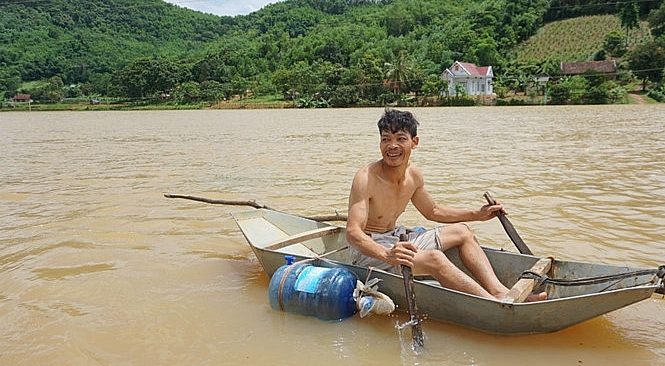 Nước sông dâng cao, hàng trăm hộ dân ở Thanh Hóa nháo nhào chạy lũ 2