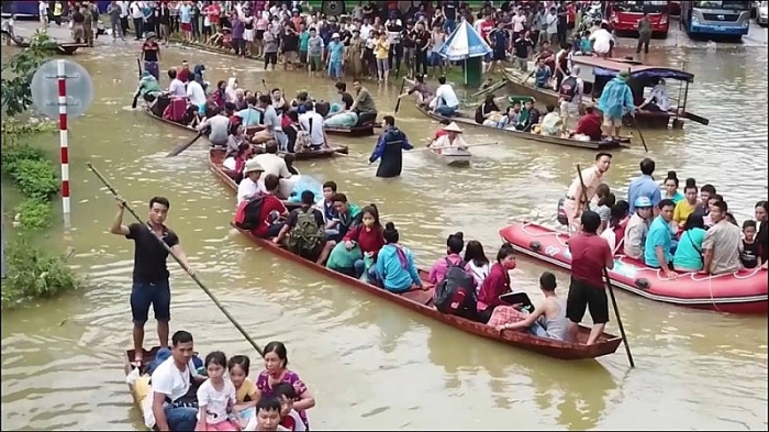 Nước sông dâng cao, hàng trăm hộ dân ở Thanh Hóa nháo nhào chạy lũ 3