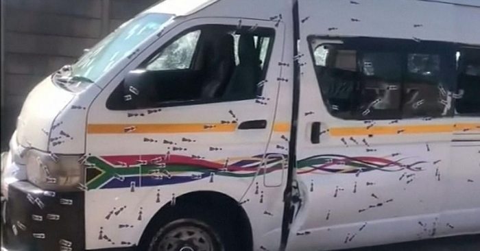 Dự đám tang đồng nghiệp, 11 tài xế ở Nam Phi bị sát hại 1