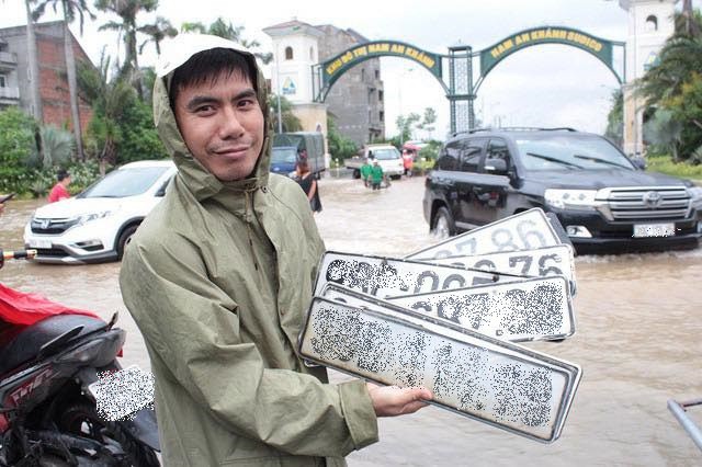 Những hình ảnh hiếm thấy trên đường phố sau trận ngập lụt kinh hoàng tại miền Bắc 7 Những hình ảnh hiếm thấy trên đường phố sau trận ngập lụt kinh hoàng tại miền Bắc 7