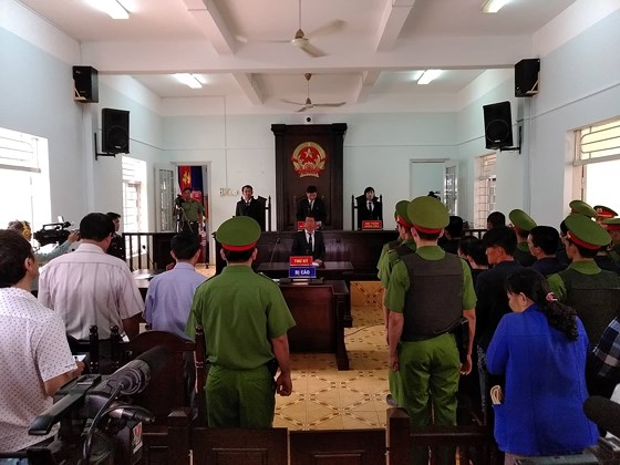27 năm tù cho 10 bị cáo tham gia gây rối ở Bình Thuận 2