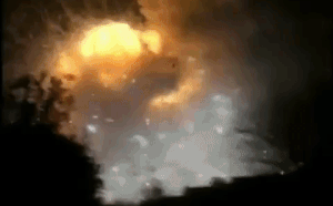 Nổ kho đạn lớn sát biên giới với Nga, Ukraine ban bố tình trạng khẩn cấp