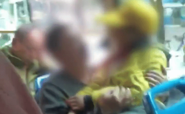 Lại một trường hợp sàm sỡ bé gái gây bức xúc, người nhà nạn nhân yêu cầu điều tra đến cùng, đưa ra án phạt dành cho 'yêu râu xanh'