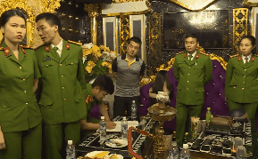 Vụ PGĐ Agribank Hương Khê cùng nữ giáo viên phê ma tuý: Đình chỉ chức vụ 'sếp' ngân hàng