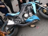 Xe phân khối lớn Kawasaki Z1000 va chạm khi đang lưu thông khiến 3 người bị thương