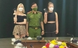 Body 'bốc lửa' của nữ du khách Nga trong vụ cướp điện thoại ở Hàng Bông khiến dân mạng trầm trồ 