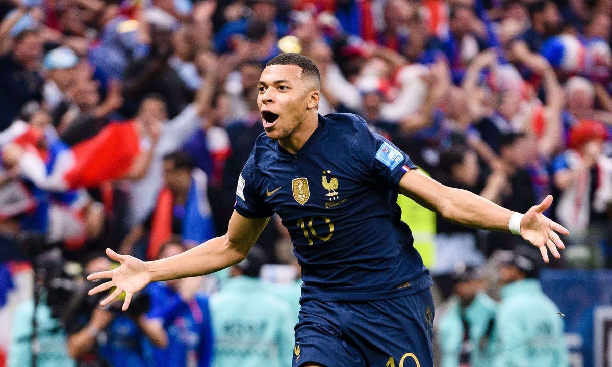 Mới làm đội trưởng ĐT Pháp, Mbappe đã 'tấu hài' trong phòng họp báo - Tinmoi