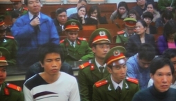 Trực tiếp: Mặt Dương Tự Trọng biến sắc nghe anh trai khai nhận trước tòa