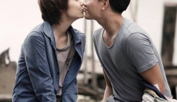 Minh Hằng bất ngờ hôn Lương Mạnh Hải