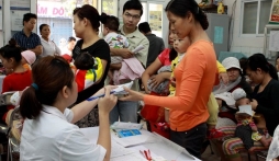 Dịch sởi kinh hoàng ở Mỹ: Tại sao nhiều trẻ nhỏ mắc bệnh?