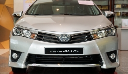 Soi Toyota Corolla Altis 2.0V 2015 ở Việt Nam