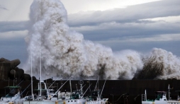 Bão Hagupit: Bão số 5 giật cấp 12 đổ bộ Ninh Thuận – Bình Thuận