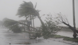 Bão số 5 giật cấp 10 cách đất liền 300km