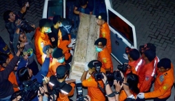 Phát hiện thiết bị định vị khẩn cấp QZ8501, thêm 7 thi thể được tìm thấy