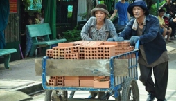 Chuyện 'cổ tích' chị Lành bán vé số trúng 6,6 tỷ đồng lên phim Tết