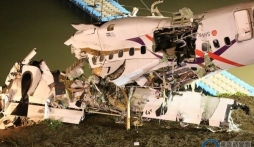 Thi thể phi công máy bay Đài Loan vẫn nắm chặt cần điều khiển 