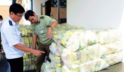 Phát hiện hàng giả, gần 6000 công nhân trả lại quà Tết