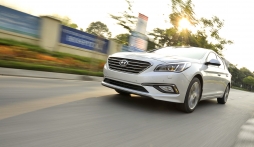 Hyundai giảm giá Sonata xuống còn dưới 1 tỷ đồng