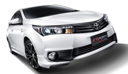 Toyota Altis ESport Nurburgring Edition : Bước đầu gia nhập làng tốc độ
