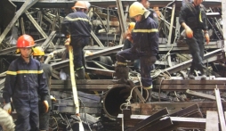 Vụ sập giàn giáo ở Hà Tĩnh: Cấm xuất cảnh 24 nhân viên Samsung